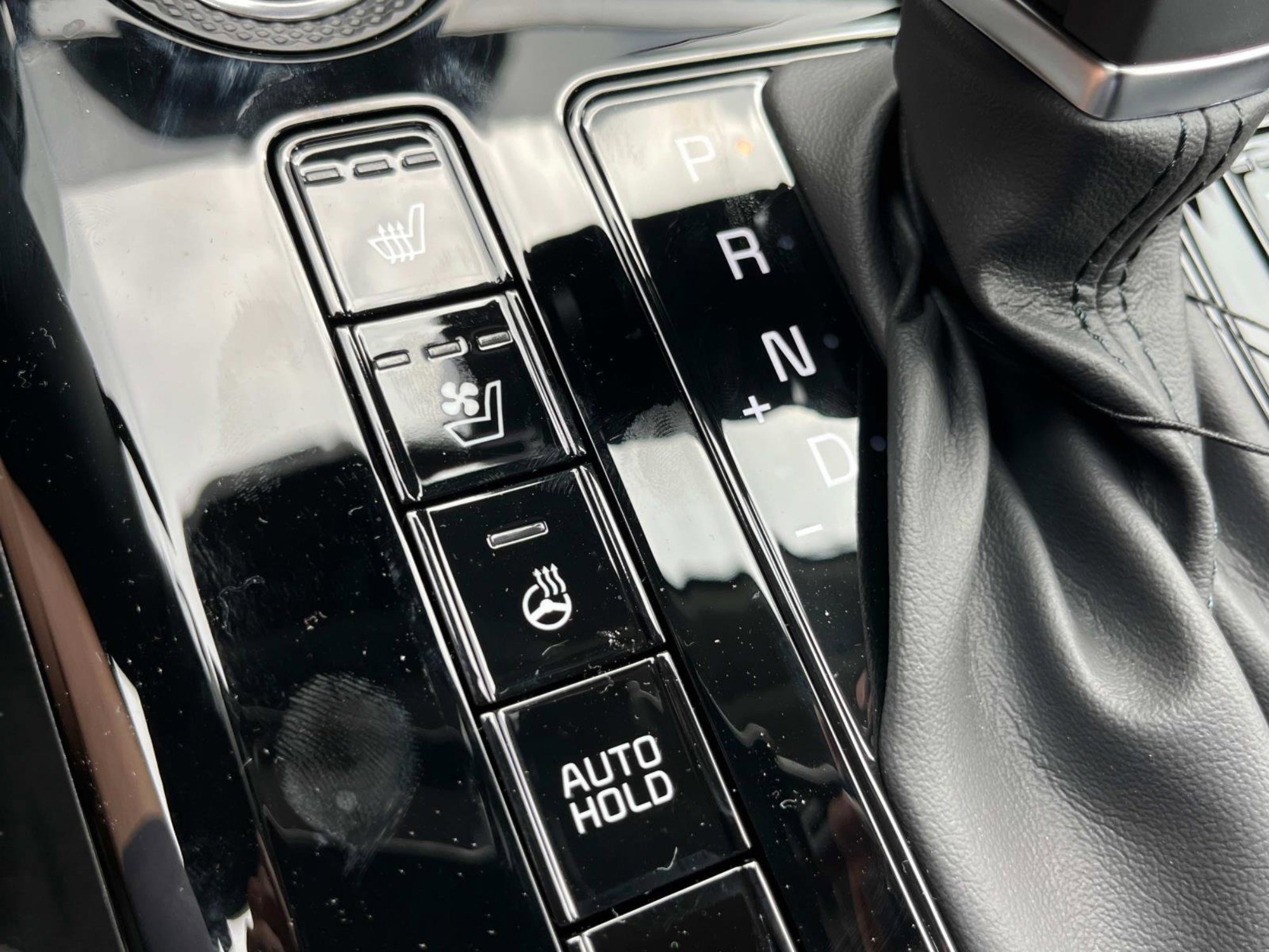 New 2025 Kia Niro SX Touring image 32