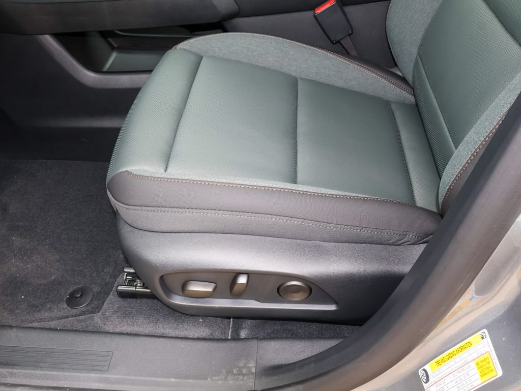New 2027 GMC Terrain AT4 w/ Convenience Package III AWD/4WD image 8