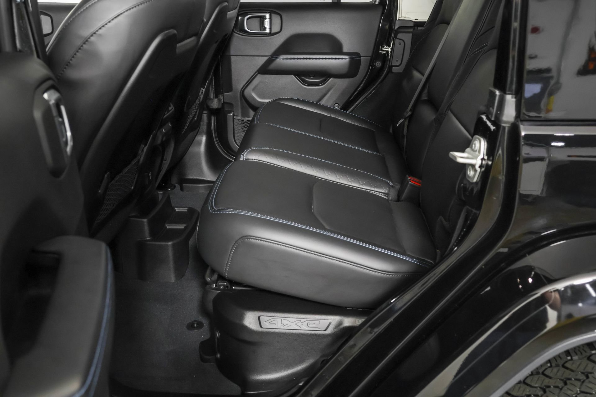 Used 2024 Jeep Wrangler High Altitude AWD/4WD image 36