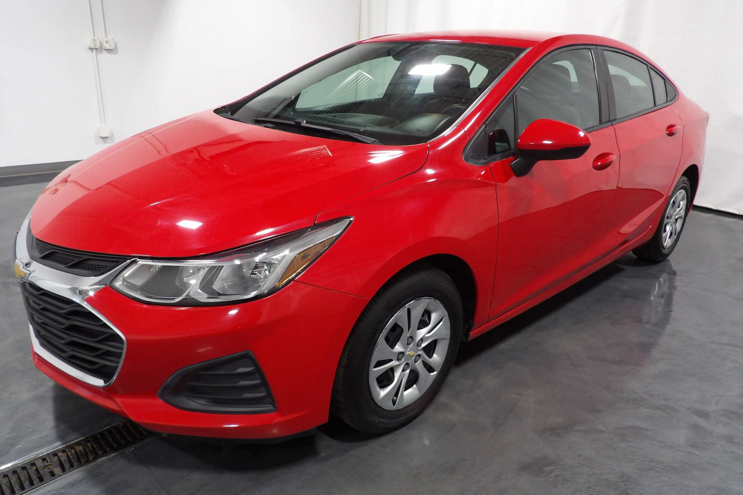 Used 2019 Chevrolet Cruze LS FWD image 3