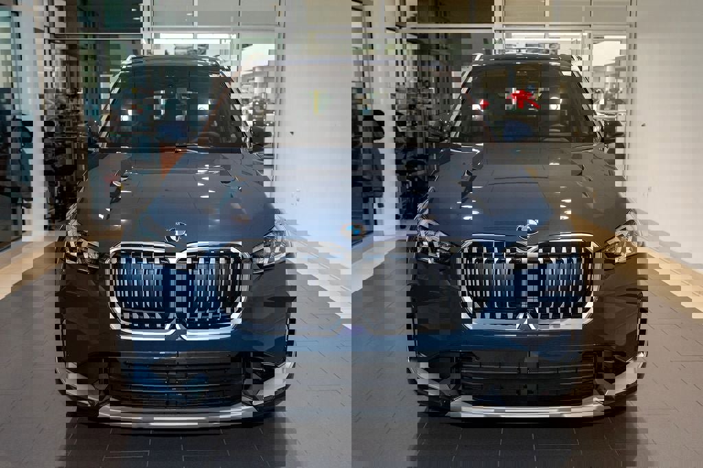 Used 2026 BMW X1 xDrive28i w/ Technology Package image 2