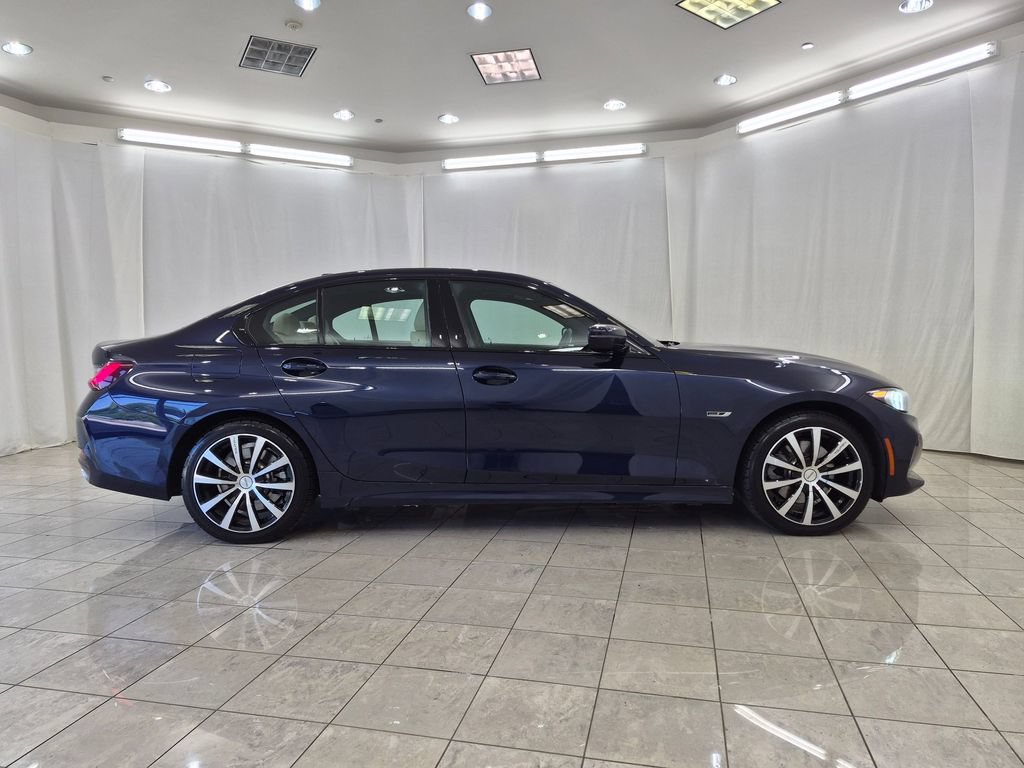 Used 2023 BMW 330e xDrive w/ Premium Package AWD/4WD image 11