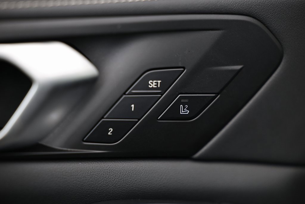 Used 2025 BMW X5 sDrive40i w/ Climate Comfort Package image 18