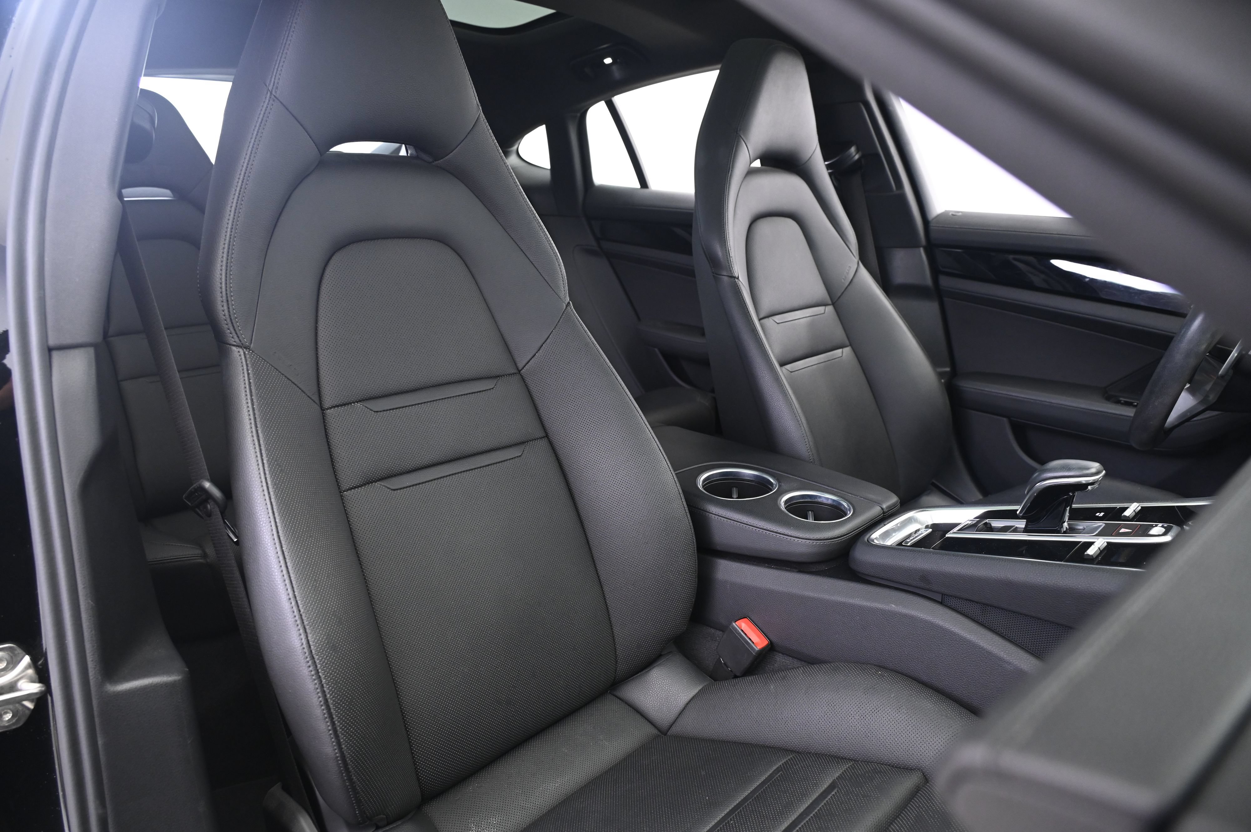 Certified 2020 Porsche Panamera RWD image 24