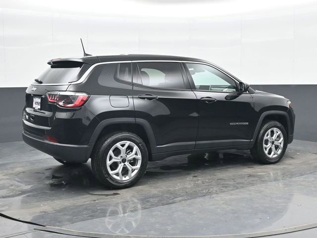 Used 2025 Jeep Compass Sport w/ Mopar Graphics Package AWD/4WD image 4