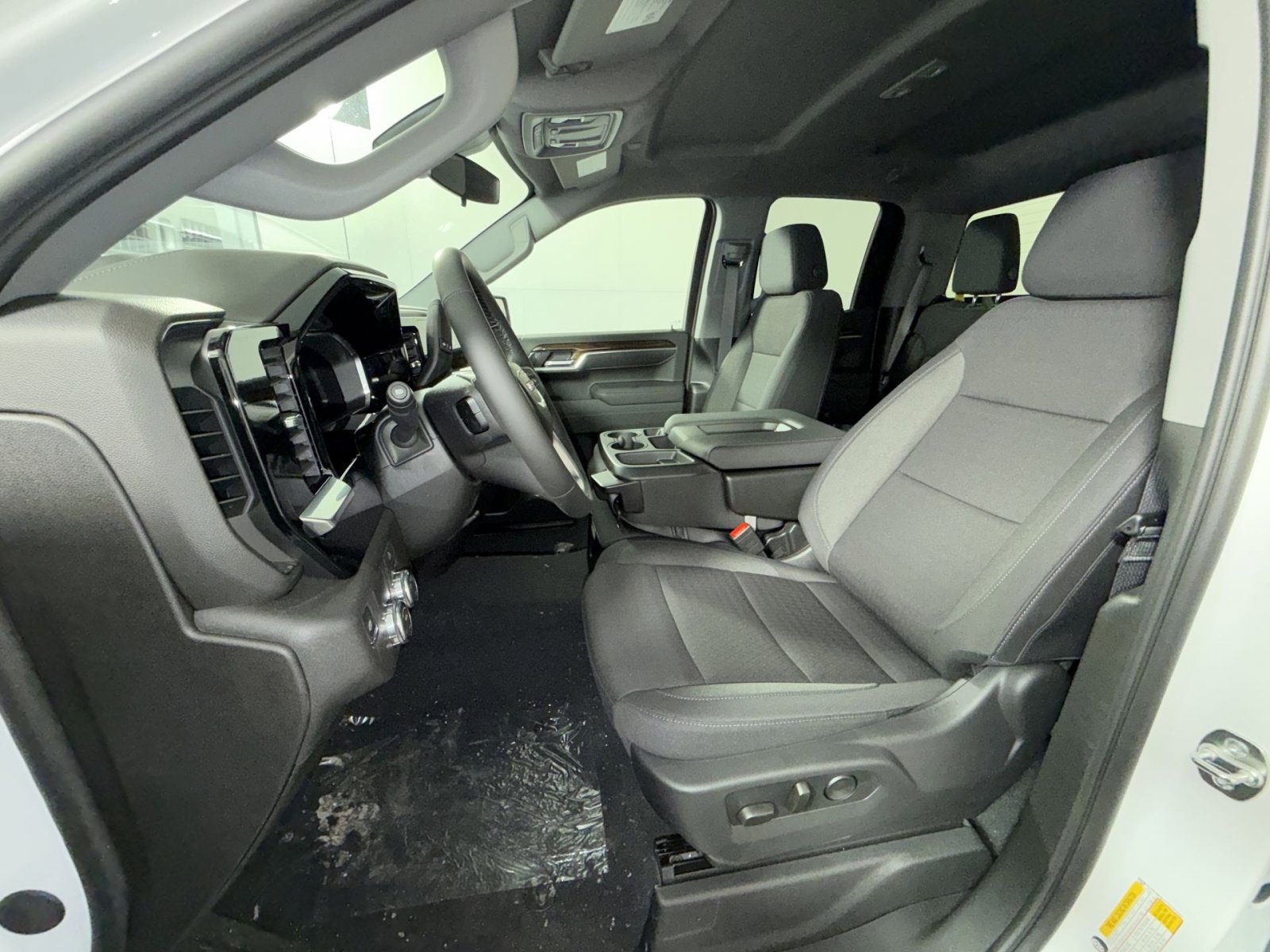 New 2026 GMC Sierra 1500 SLE image 13