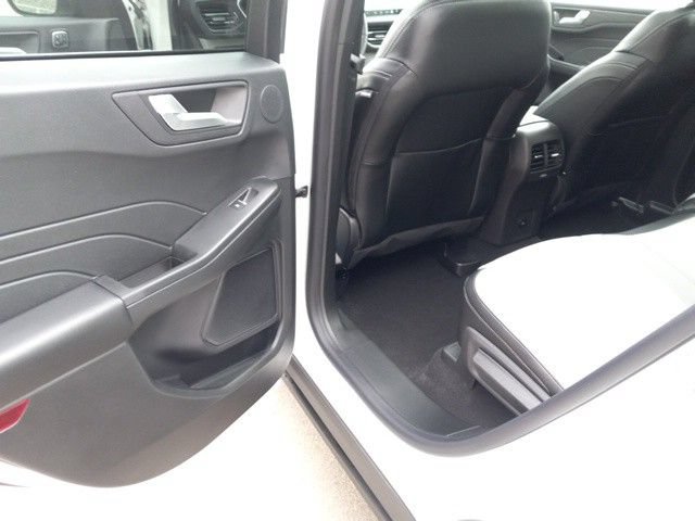 New 2025 Ford Escape SE w/ PHEV Premium Package FWD image 26