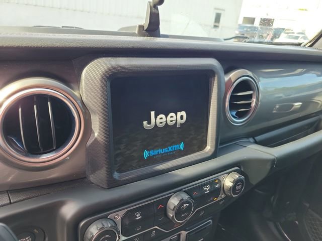Used 2018 Jeep Wrangler Unlimited Sahara AWD/4WD image 17