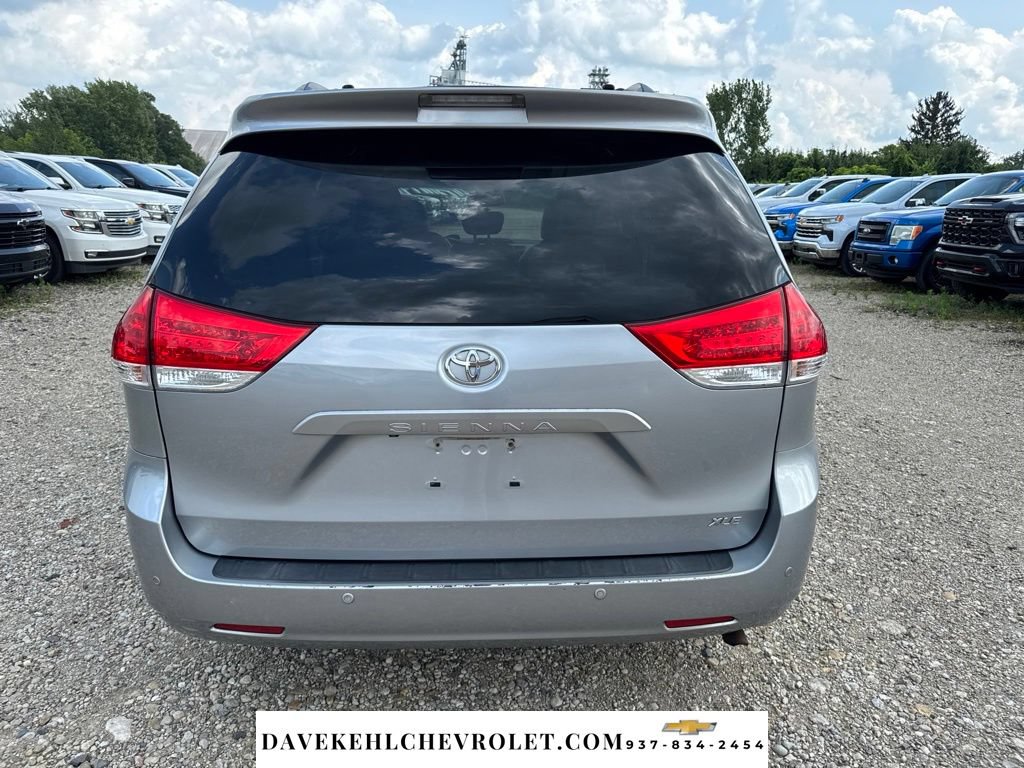 Used 2014 Toyota Sienna XLE w/ Entertainment Package FWD image 4