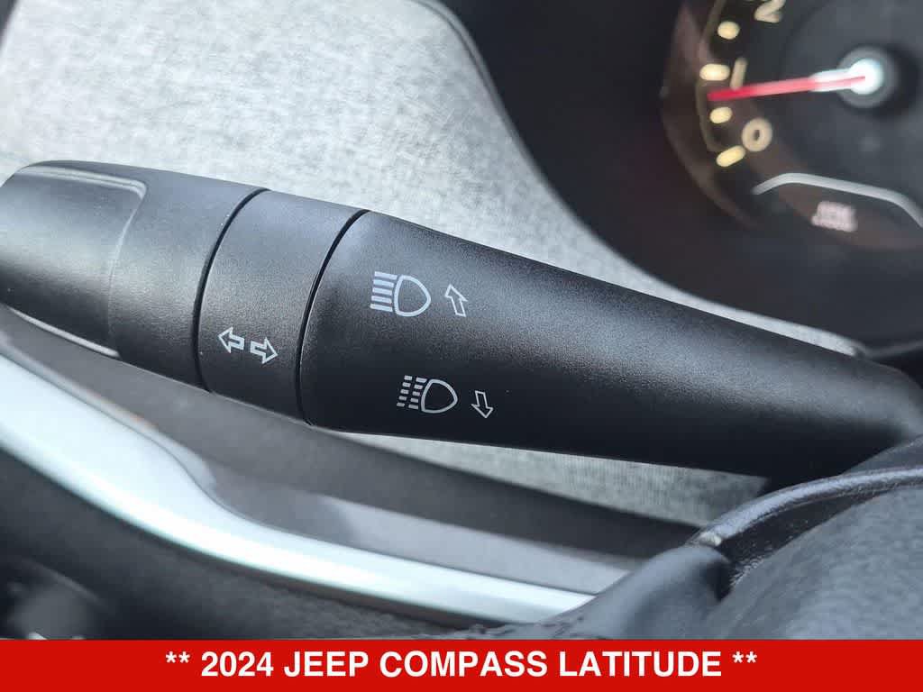Used 2024 Jeep Compass Latitude AWD/4WD image 26