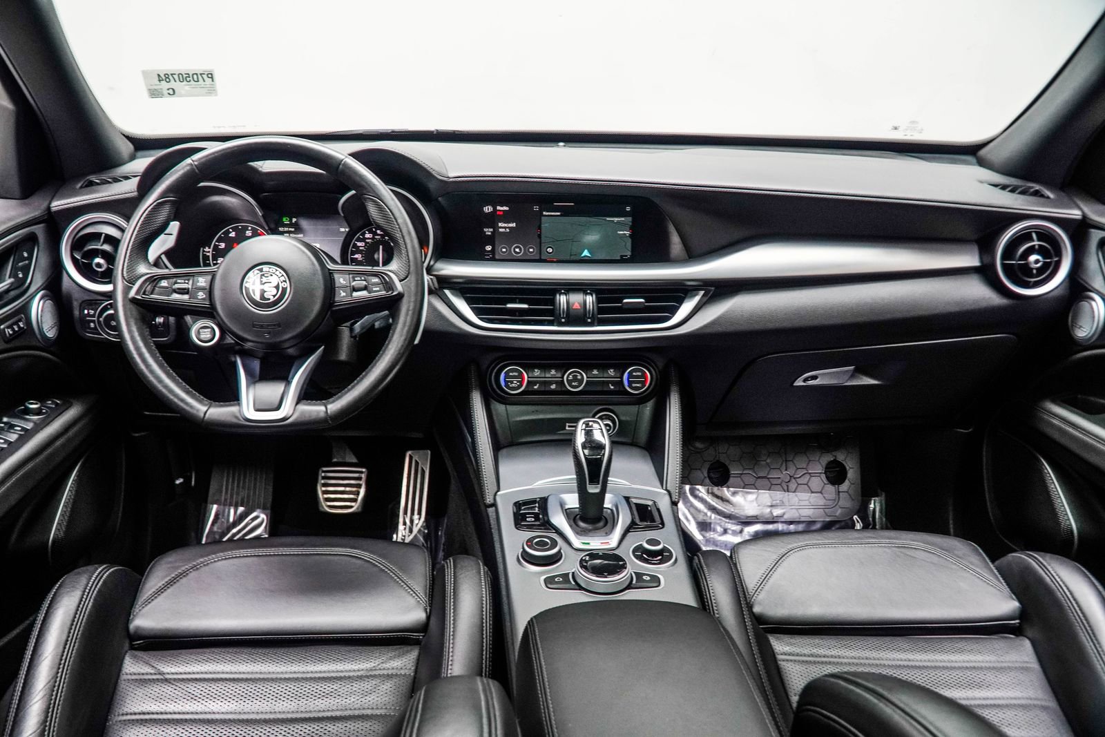 Used 2023 Alfa Romeo Stelvio Veloce image 5