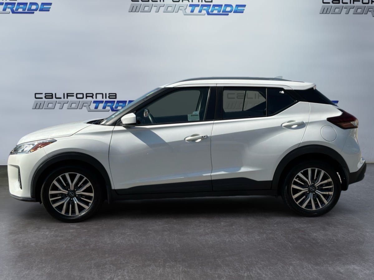 Used 2024 Nissan Kicks SV FWD image 8