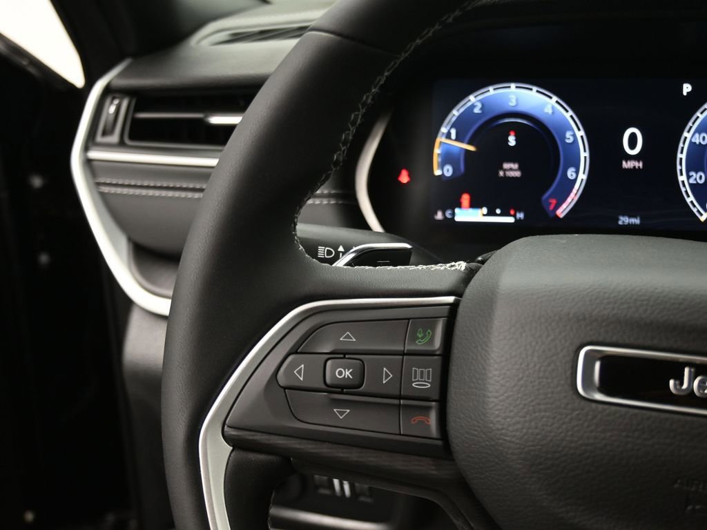 New 2025 Jeep Grand Cherokee L Altitude image 22