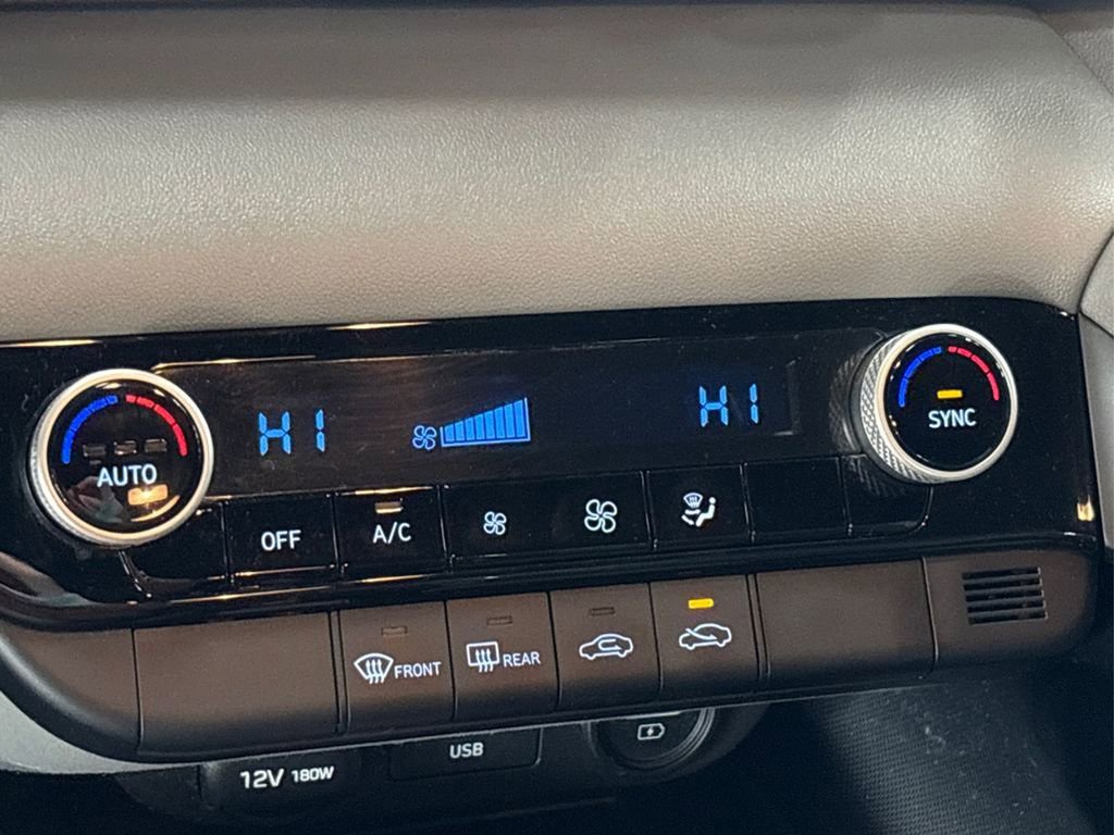 Used 2021 Hyundai Elantra SEL image 26