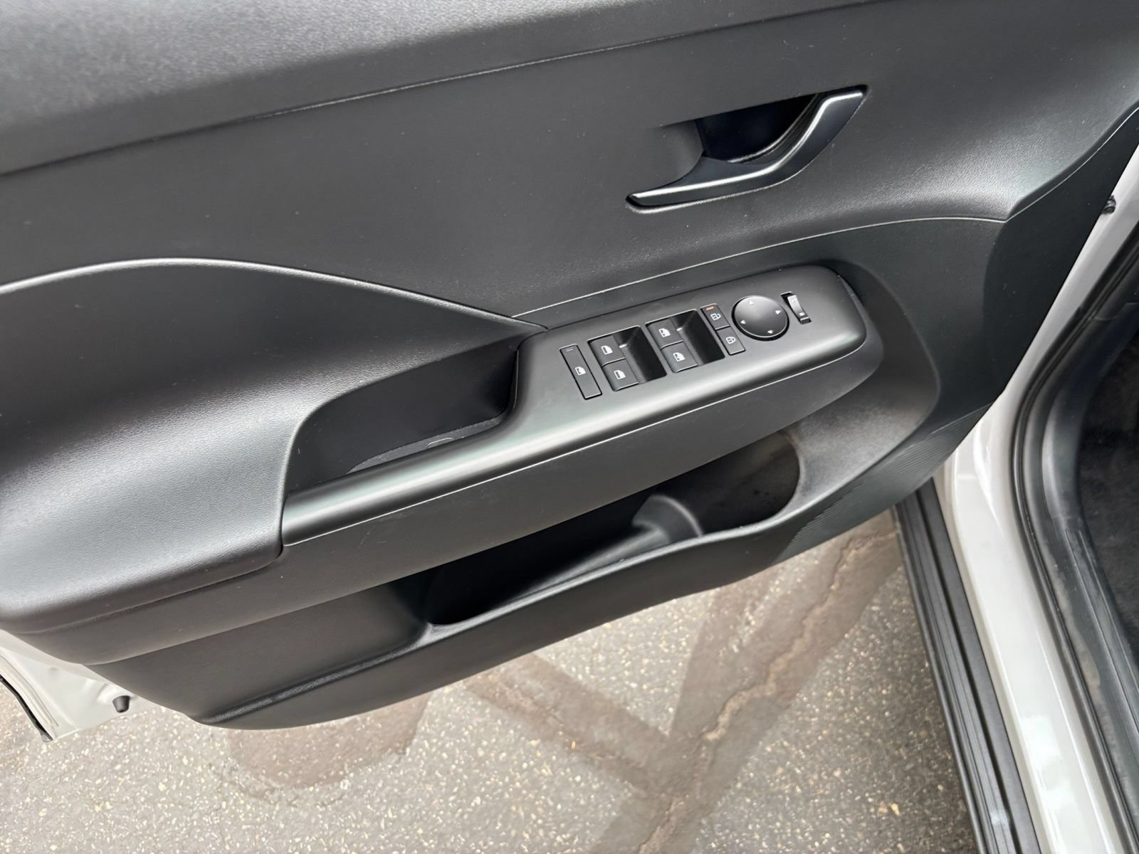 Used 2026 Hyundai Kona SEL Sport FWD image 15