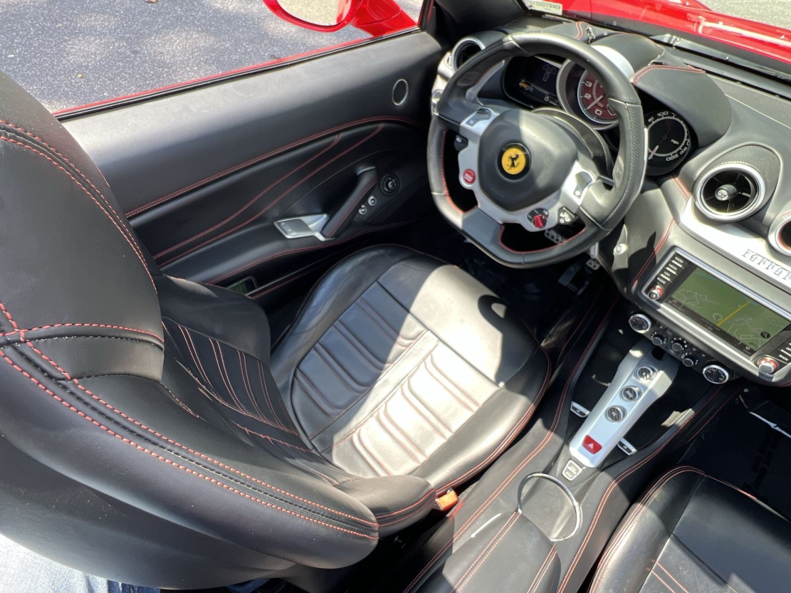 Used 2016 Ferrari California T RWD image 16