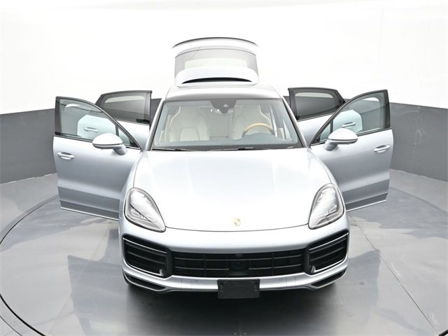 Used 2022 Porsche Cayenne Turbo image 30