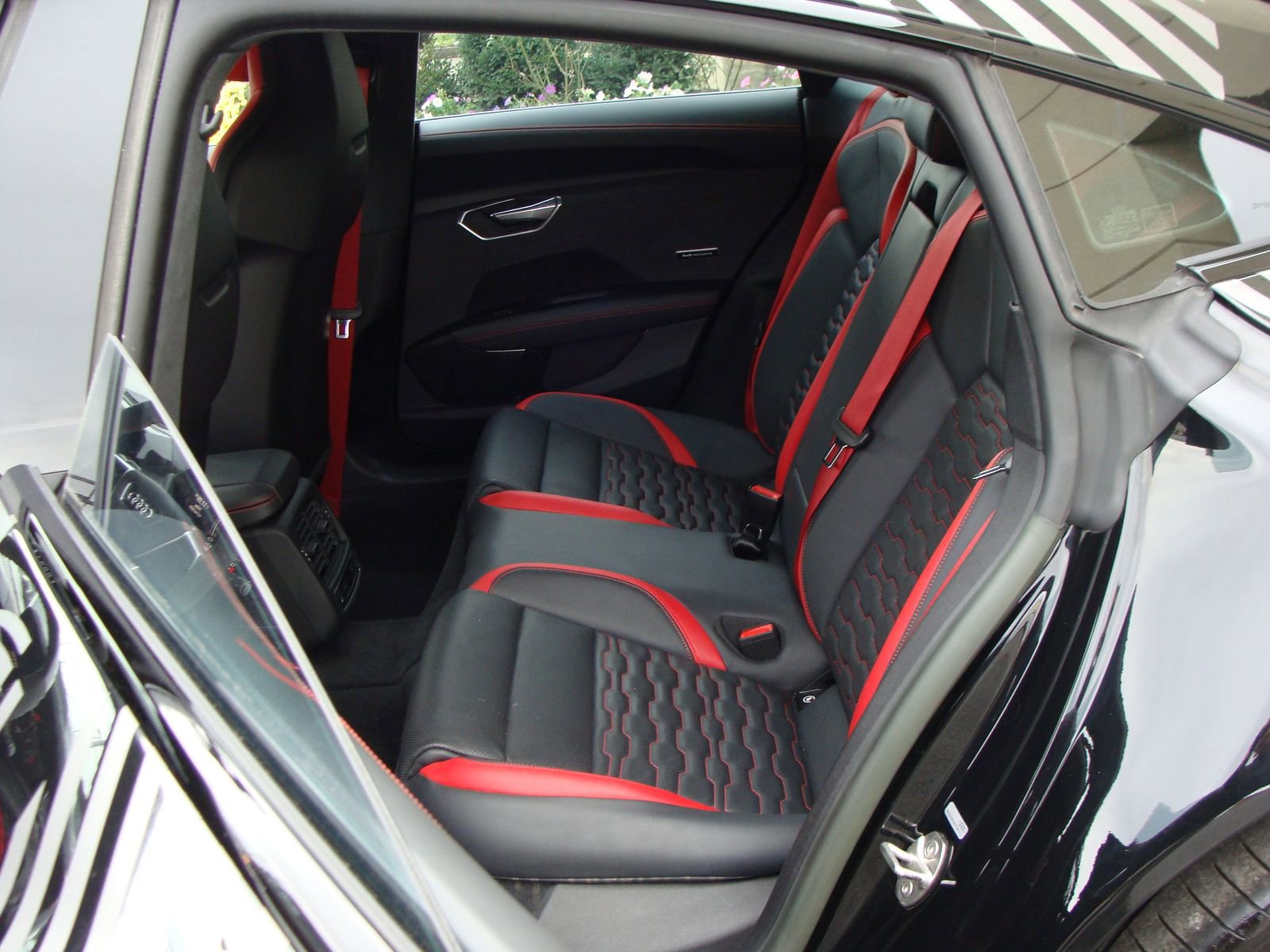 Used 2023 Audi RS e-tron GT AWD/4WD image 8