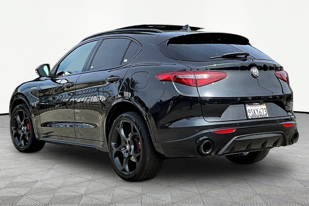 Used 2023 Alfa Romeo Stelvio Veloce AWD/4WD image 4