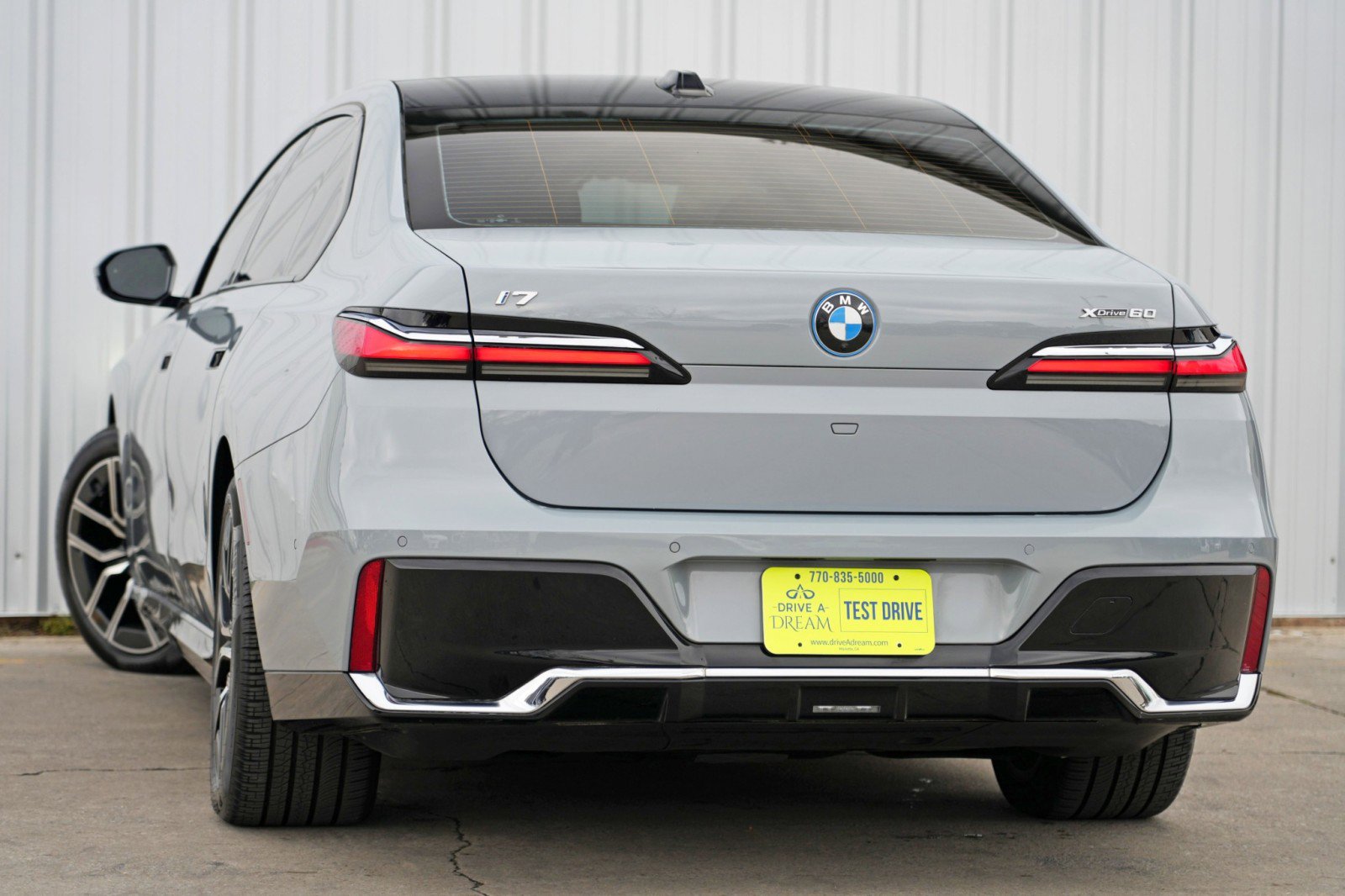 Used 2023 BMW i7 xDrive60 w/ Executive Package 2 image 6