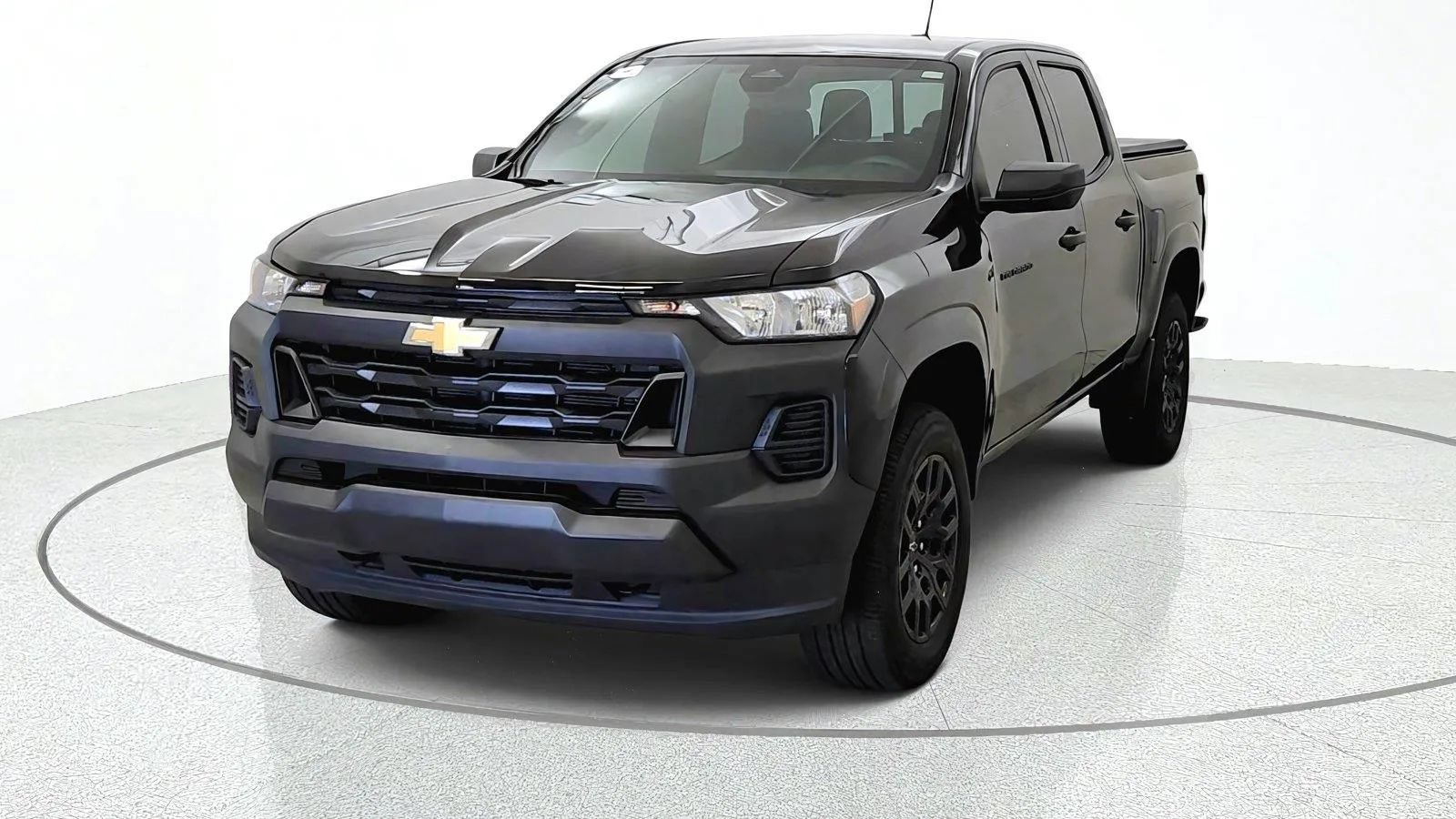 Used 2025 Chevrolet Colorado W/T w/ WT Custom Package AWD/4WD image 3