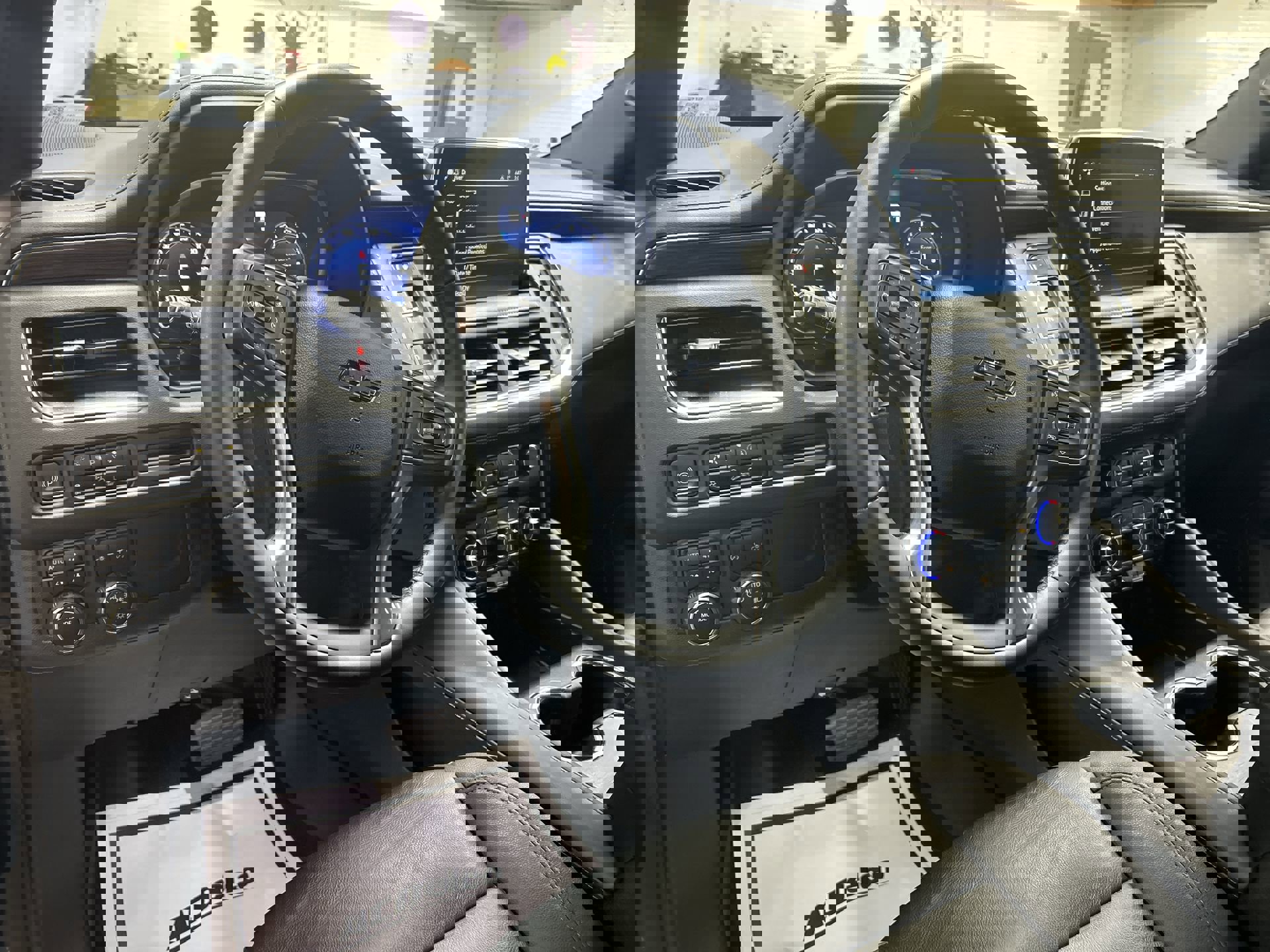 Certified 2023 Chevrolet Tahoe Z71 w/ Luxury Package image 11