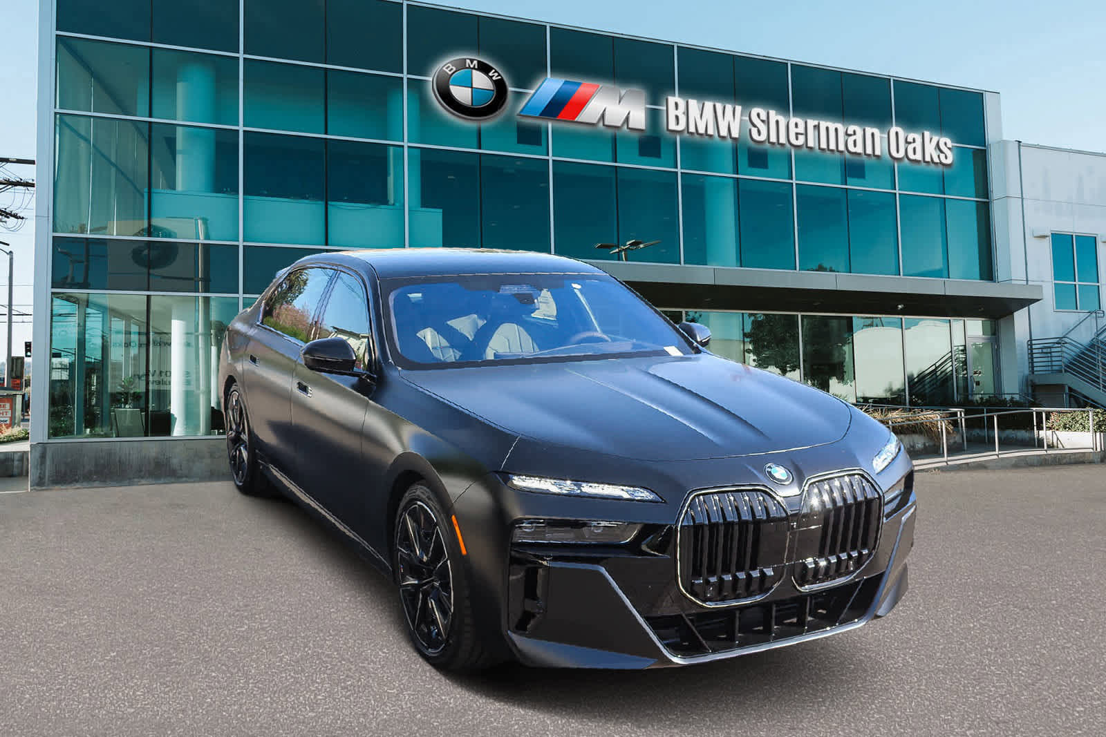 New 2026 BMW 760i xDrive w/ Executive Package image 3