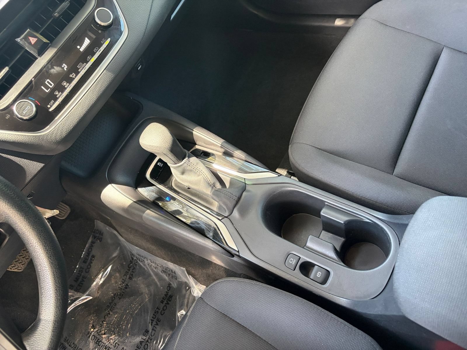 Used 2025 Toyota Corolla LE FWD image 38