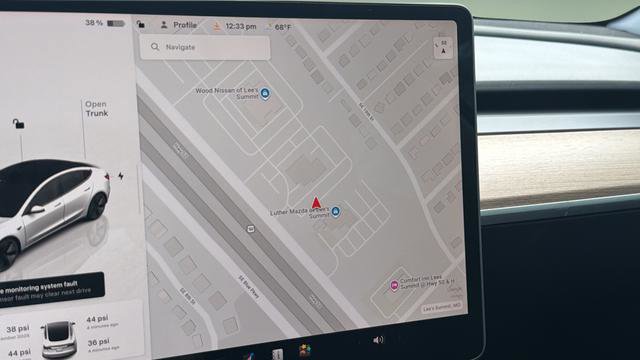 Used 2023 Tesla Model 3 Standard Range image 25