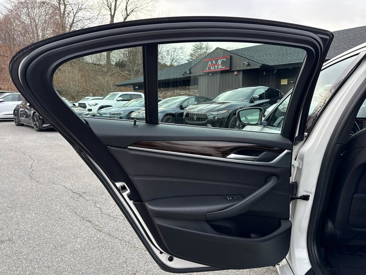 Used 2019 BMW 530i xDrive w/ Convenience Package image 24