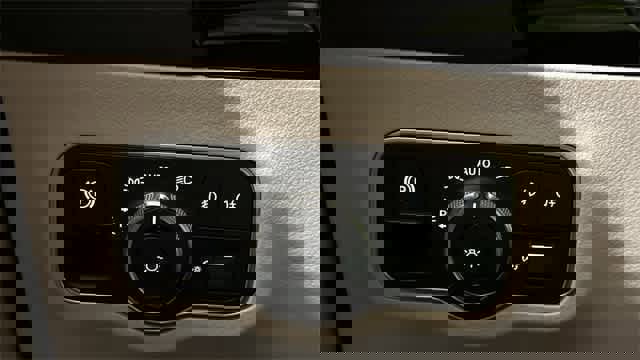 Used 2025 Mercedes-Benz GLA 250 4MATIC image 15