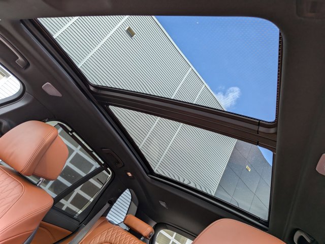 Used 2022 BMW X5 M50i w/ Executive Package image 15