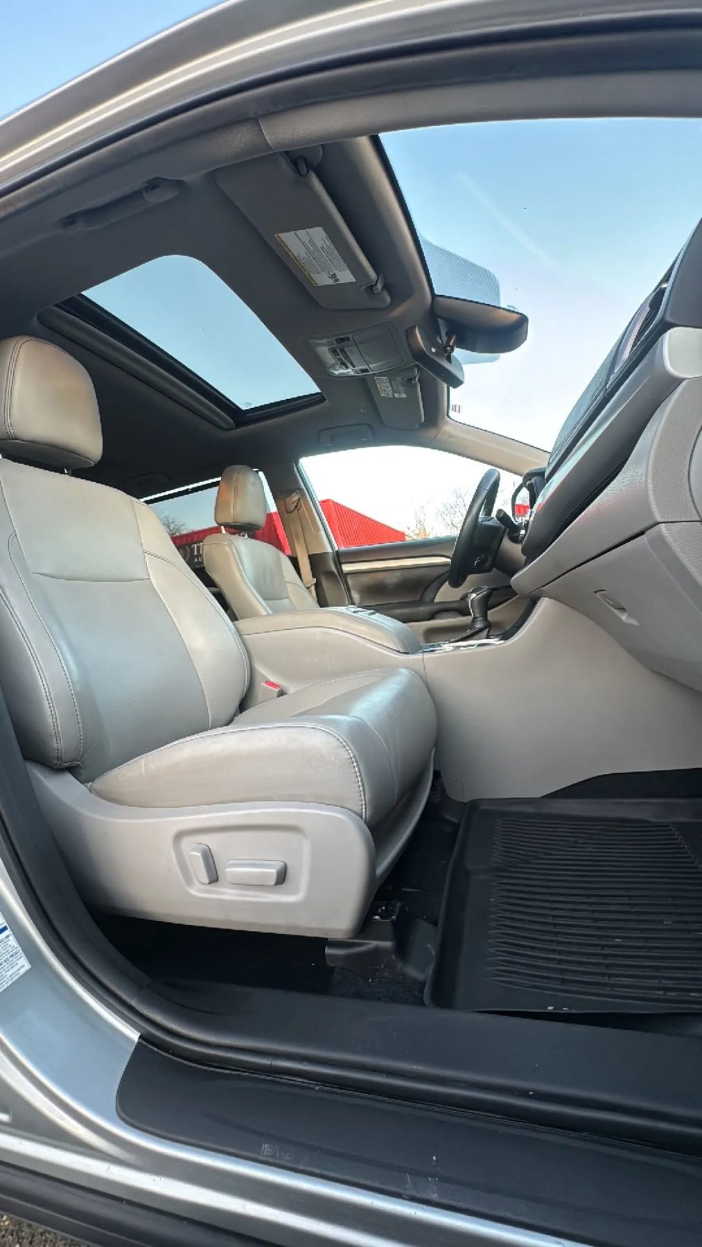 Used 2019 Toyota Highlander XLE AWD/4WD image 26