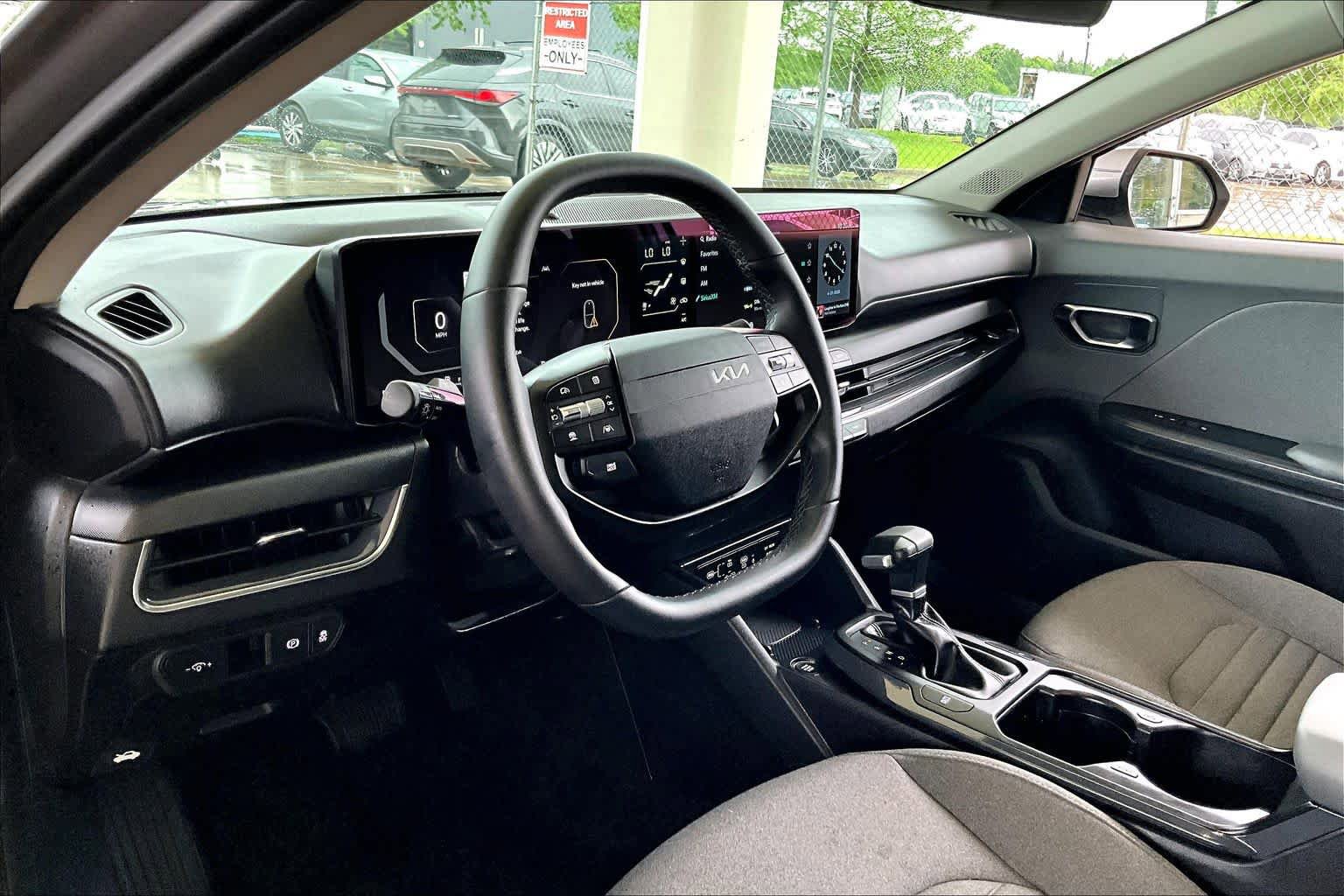Used 2025 Kia K4 EX image 15