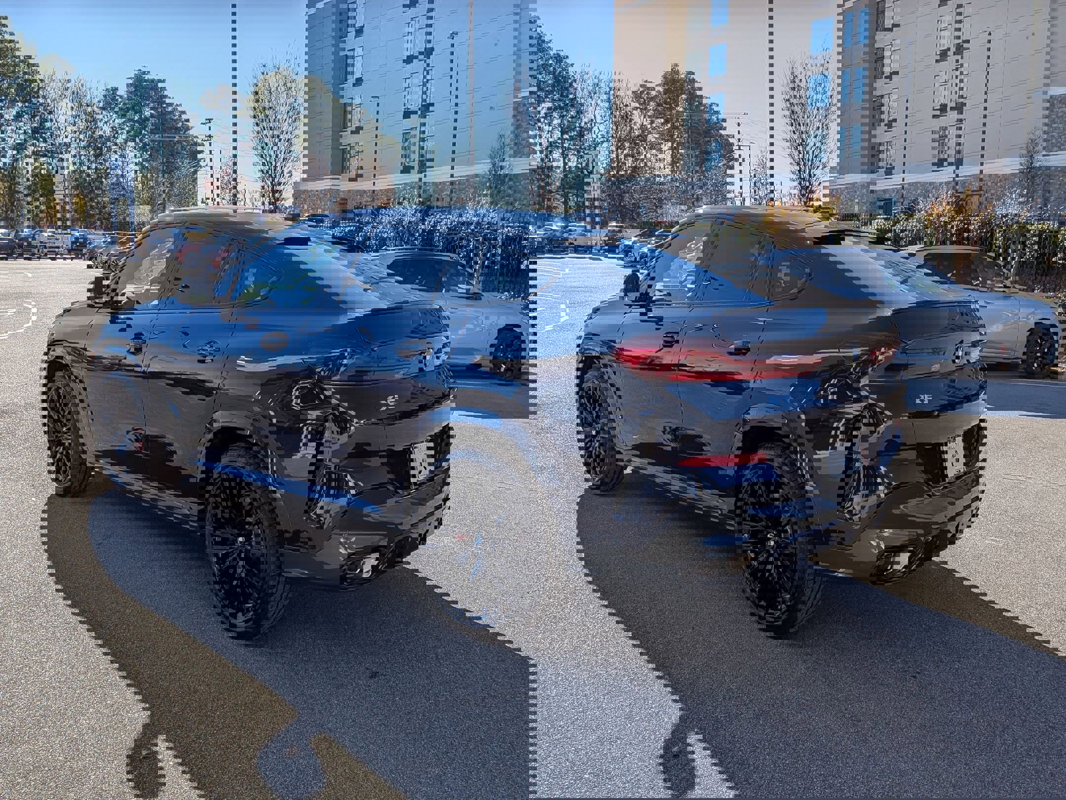 New 2026 BMW X6 xDrive40i w/ Climate Comfort Package image 5