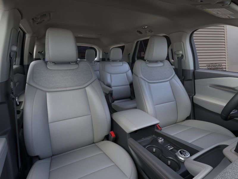 New 2026 Ford Explorer Active RWD image 10