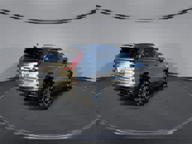 Used 2024 Cadillac XT4 Premium Luxury image 8