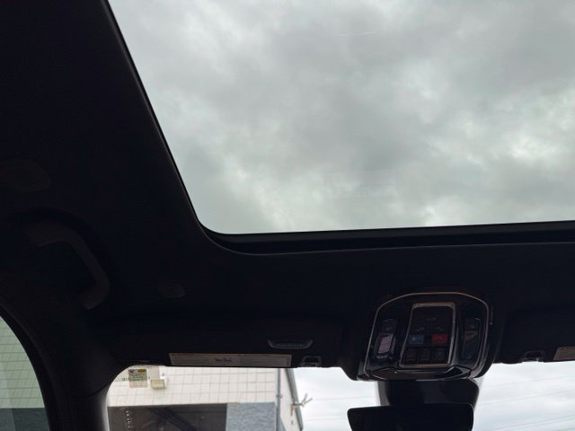 Used 2022 Jeep Grand Cherokee Summit AWD/4WD image 17