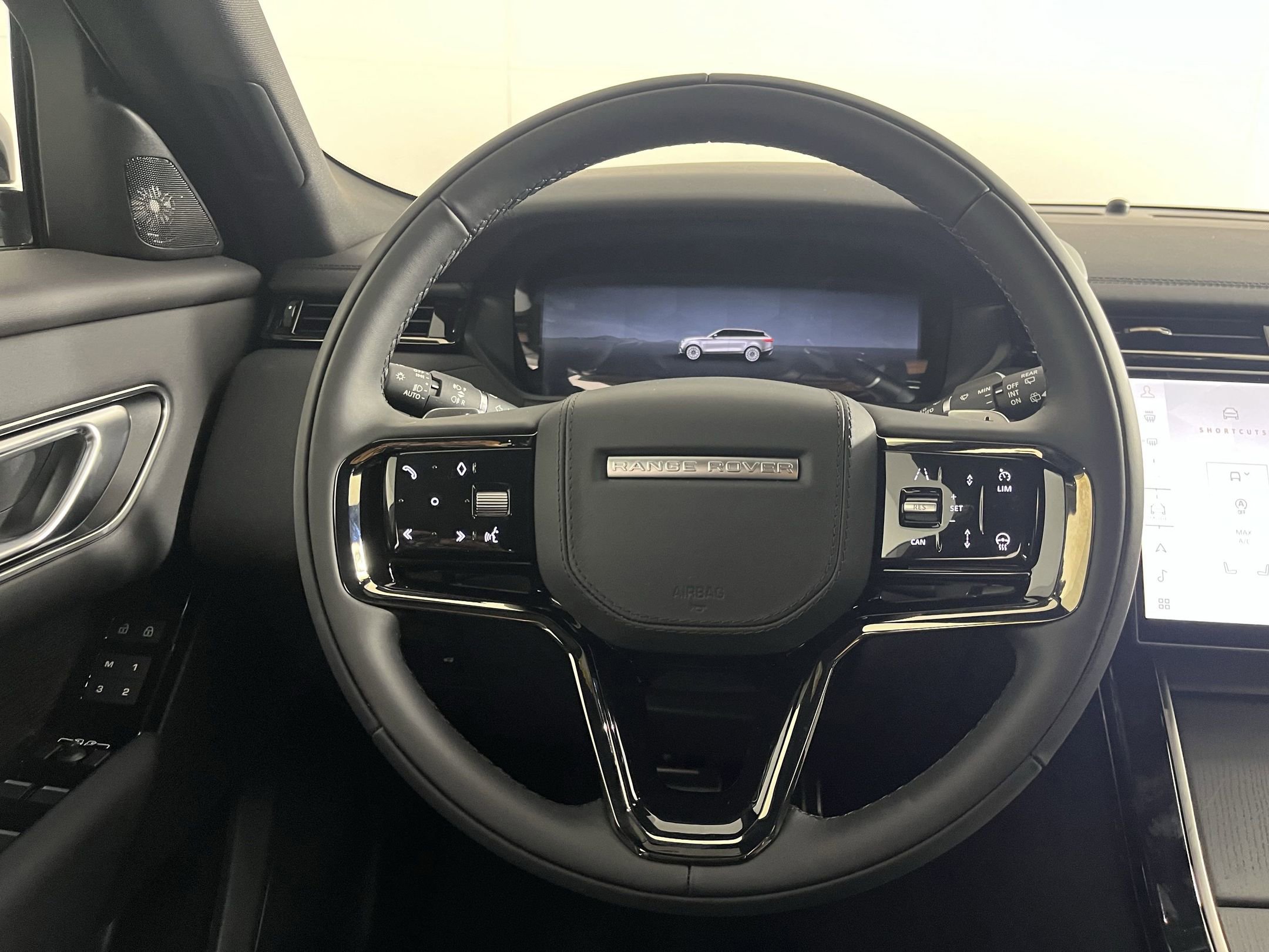 New 2026 Land Rover Range Rover Velar Dynamic SE image 15