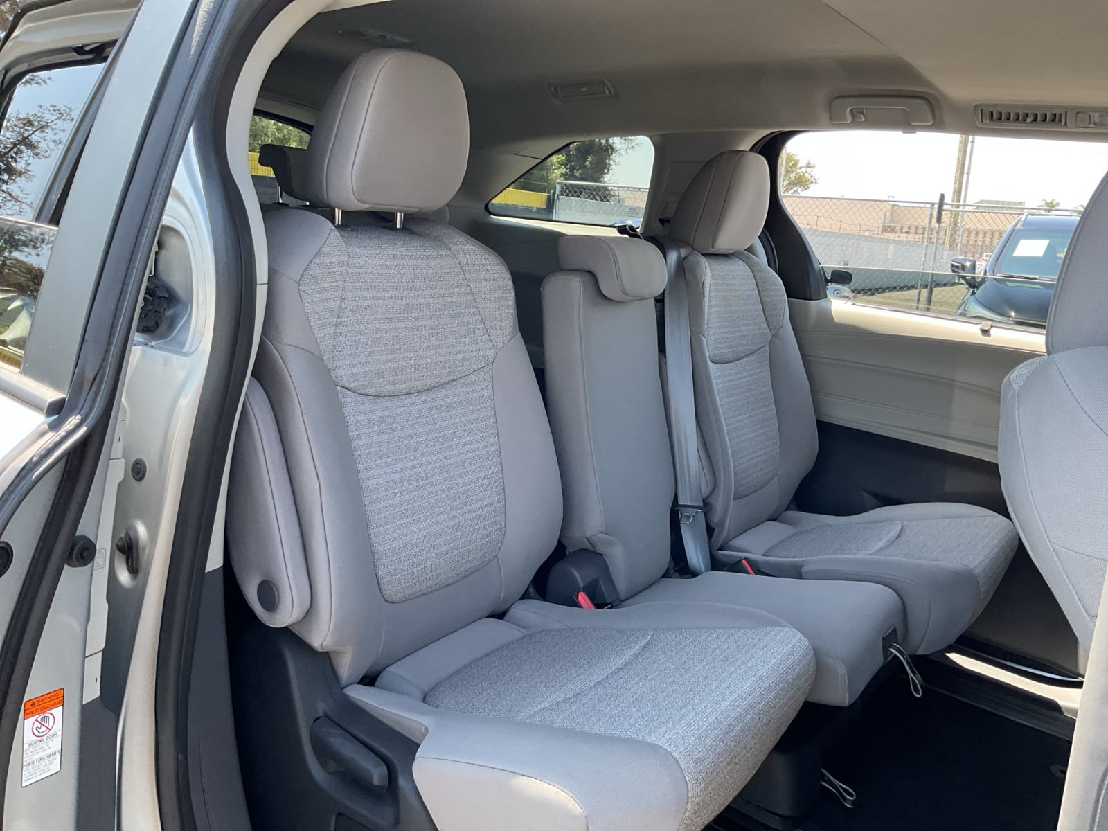 Used 2023 Toyota Sienna LE w/ LE Plus Package FWD image 20