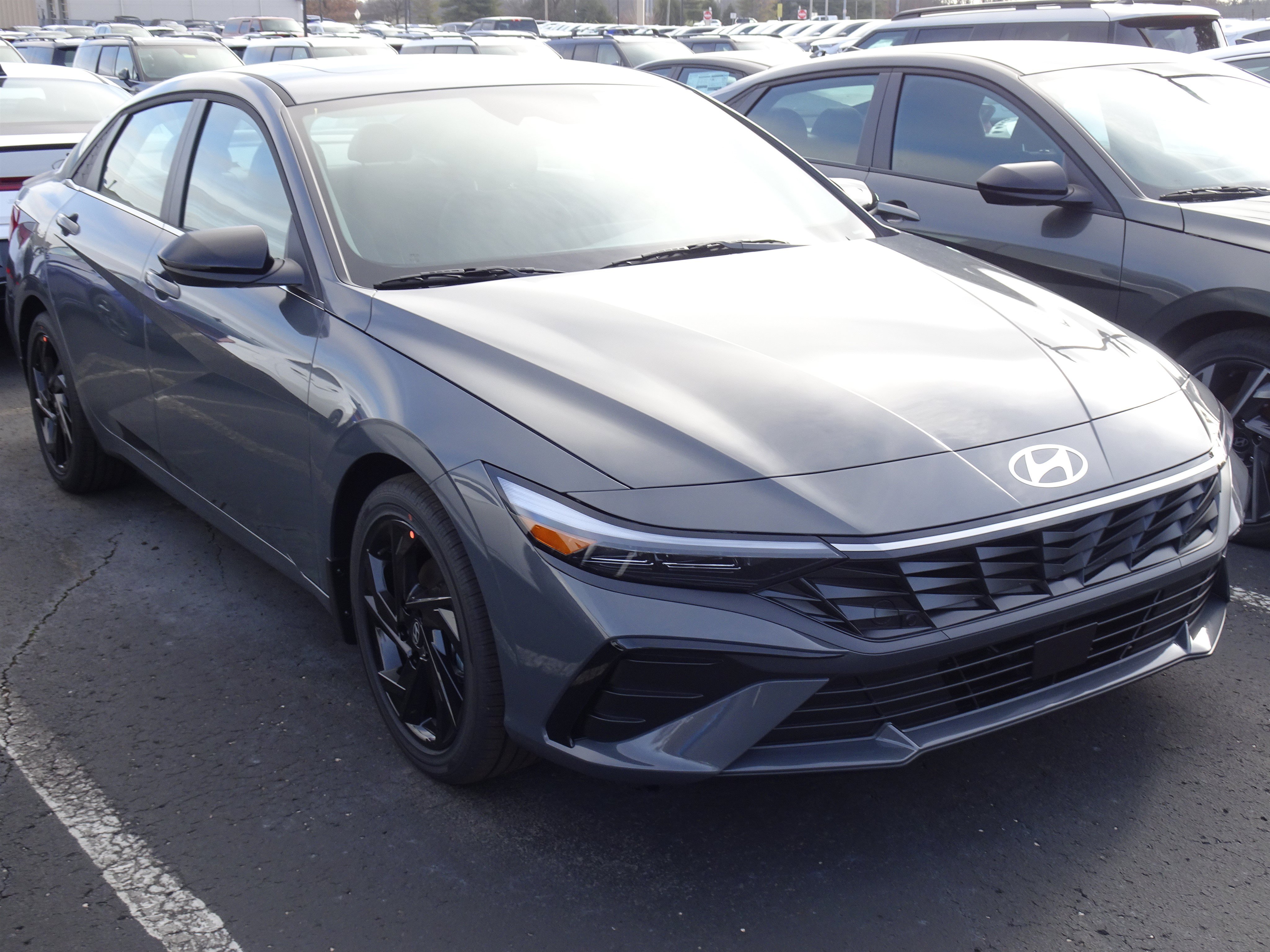 New 2026 Hyundai Elantra SEL Sport Premium FWD image 4