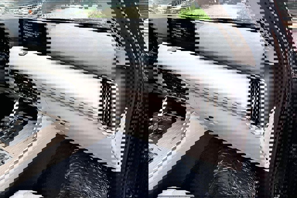 Used 2025 MAZDA CX-90 Plug-In Hybrid w/ Premium Plus image 16