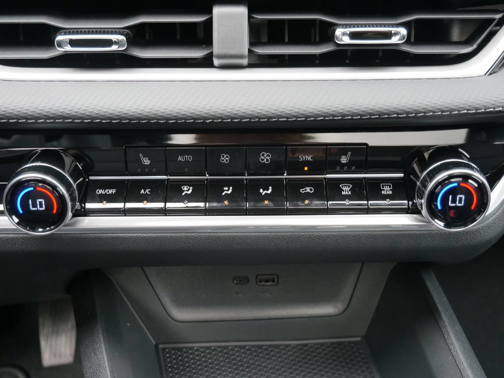 New 2027 Chevrolet Equinox LT w/ Convenience Package II AWD/4WD image 23
