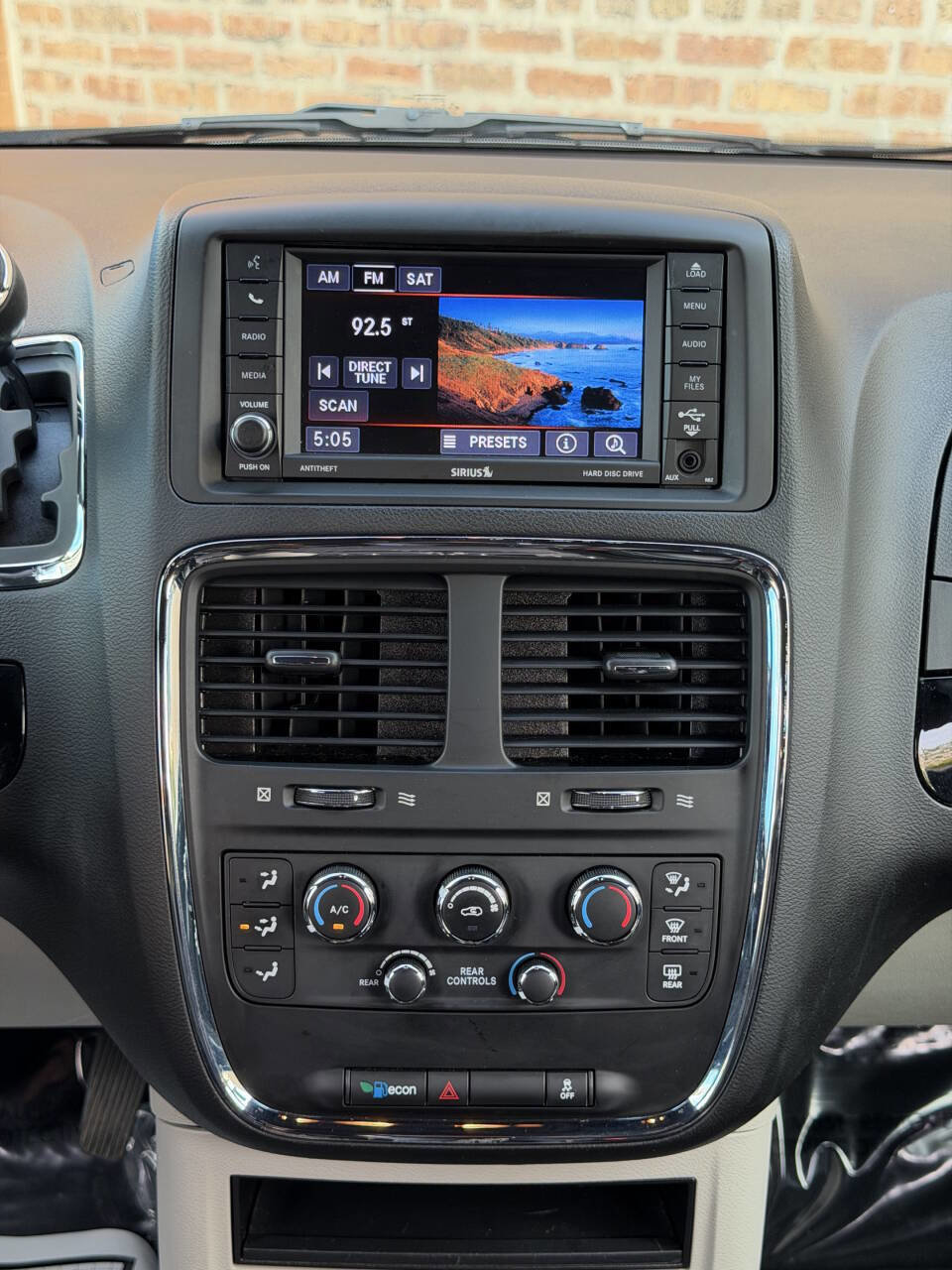 Used 2019 Dodge Grand Caravan SXT image 31