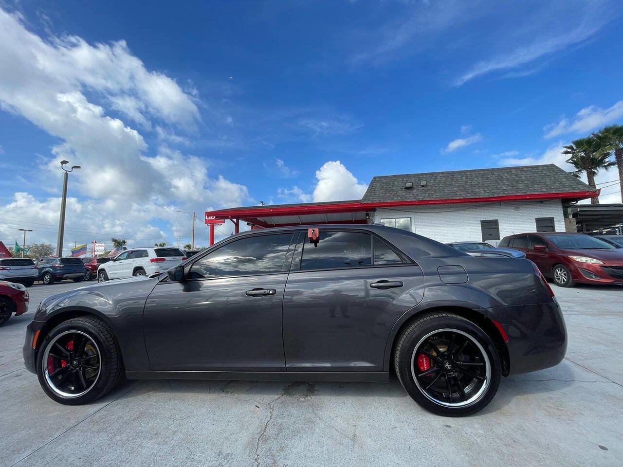 Used 2019 Chrysler 300 S image 12