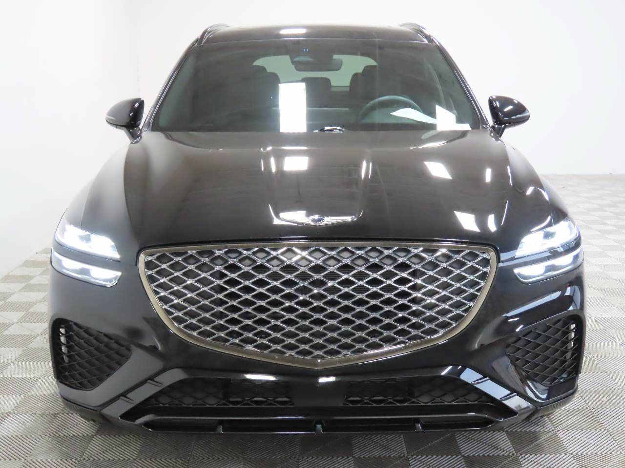 Used 2024 Genesis GV70 3.5T Sport AWD/4WD image 2
