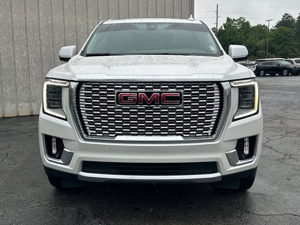 Used 2021 GMC Yukon Denali w/ Denali Ultimate Package AWD/4WD image 3