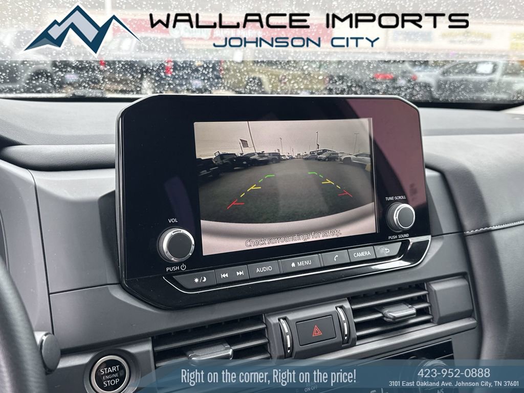 Used 2024 Nissan Pathfinder S image 24