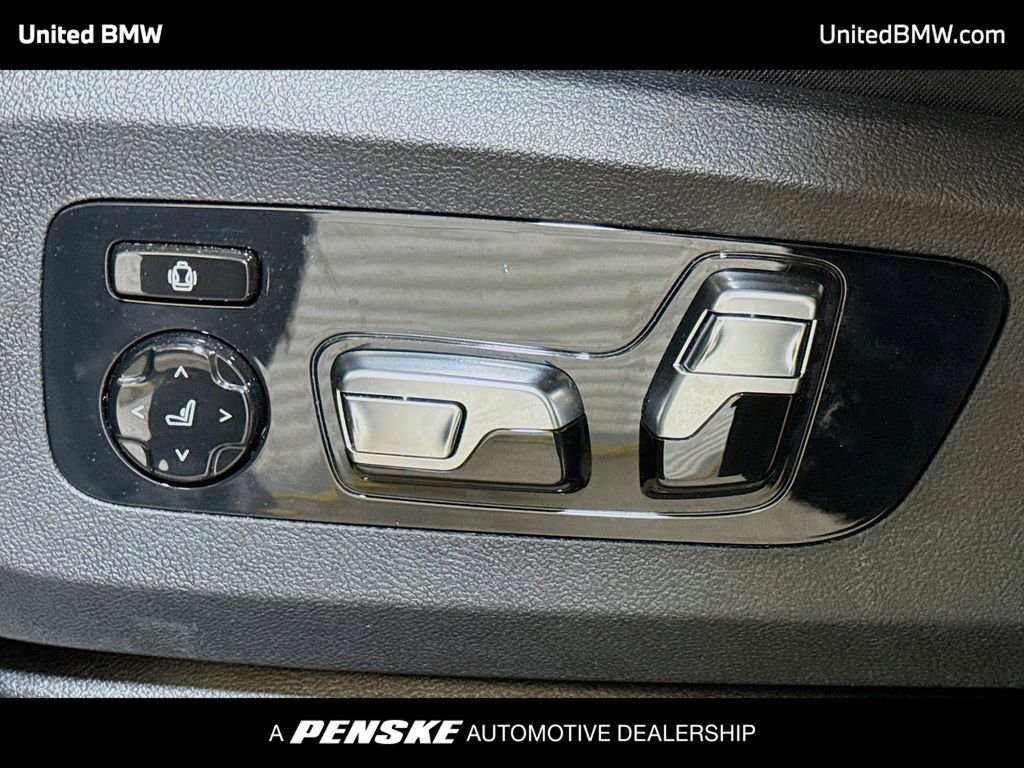 Used 2025 BMW X7 xDrive40i w/ Climate Comfort Package AWD/4WD image 4