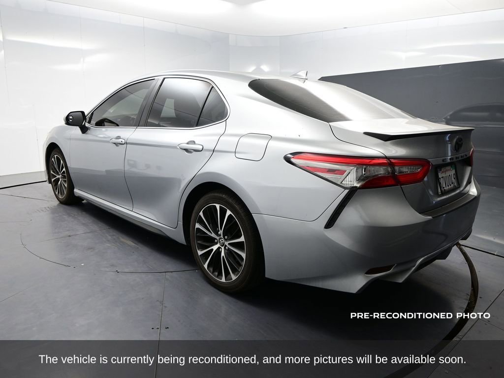 Used 2019 Toyota Camry SE w/ Carpet Mat Package image 4